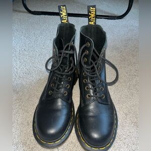 women's 1460 doc martens